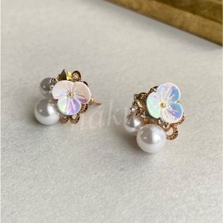 ♯5134　オーロラフラワー×フェイクパールビジューピアス(ピアス)