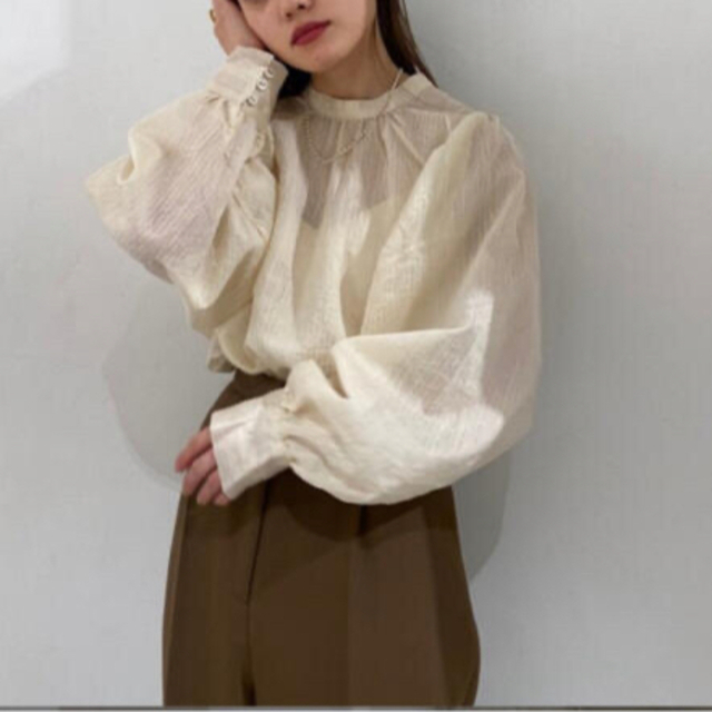 Embroidery Puff Blouse  ／ todayful