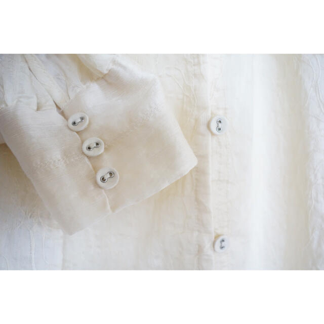 TODAYFUL(トゥデイフル)のEmbroidery Puff Blouse  ／ todayful レディースのトップス(シャツ/ブラウス(長袖/七分))の商品写真