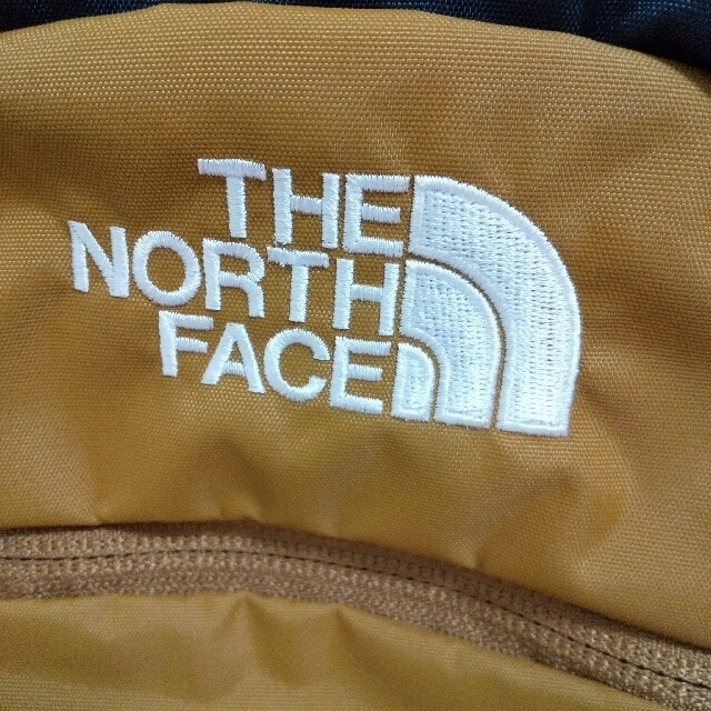 THE NORTH FACE(ザノースフェイス)の【新品タグ付】キッズリュック スモールデイ ノースフェイス キッズ/ベビー/マタニティのこども用バッグ(リュックサック)の商品写真