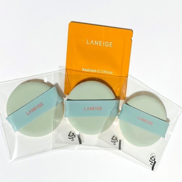 LANEIGE(ラネージュ)のLANEIGE ラネージュ 新品クッションファンデパフ3個セット＋オマケ コスメ/美容のメイク道具/ケアグッズ(パフ・スポンジ)の商品写真