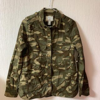 フォーエバートゥエンティーワン(FOREVER 21)の【新品】迷彩柄ジャケット　ミリタリー　Forever21 ZARA H&M(Gジャン/デニムジャケット)