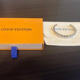 ルイヴィトン(LOUIS VUITTON)のLV　 ヴィトン　カフ　モノグラム　カーヴド　バングル　シルバー(ブレスレット)