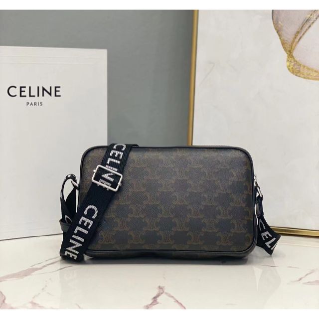 【CELINE】キャンバス☆ミディアムメッセンジャーバッグ | フリマアプリ ラクマ 激安限定 CELINE セリーヌ ミディアム メッセンジャーバッグ トリオンフ キャンバス メッセンジャーバッグ
