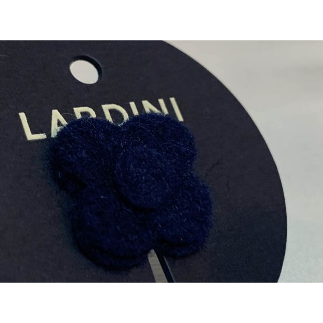 LARDINI(ラルディーニ)のLARDINI  ラルディー二  ブートニエール  ラペルピン  ネイビー メンズのファッション小物(その他)の商品写真