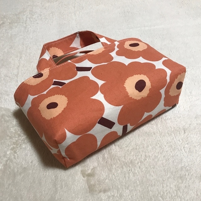 marimekko(マリメッコ)のマリメッコ  生地　ハンドメイド　ミニウニッコ　アプリコット　ミニバック ハンドメイドのファッション小物(ポーチ)の商品写真