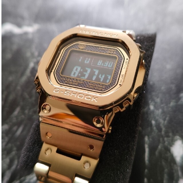 腕時計(デジタル)【極美品】カシオ G-SHOCK　GMW-B5000GD-9JF　保証４月まで