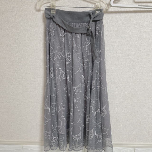 Rirandture(リランドチュール)のリランドチュール　ドローイング刺繍チュールスカート  ロングスカート   レディースのスカート(ロングスカート)の商品写真