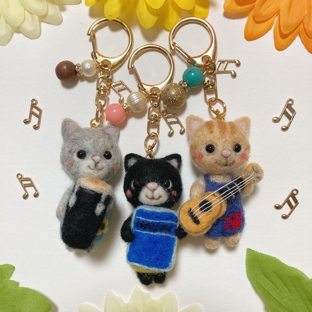 【SOLD】音楽大好き♡ねこちゃんシリーズ③ピアニストの黒猫ちゃんキーホルダー