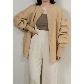 カスタネ(Kastane)のdetachable collar stitch shirt (beige)(シャツ/ブラウス(長袖/七分))