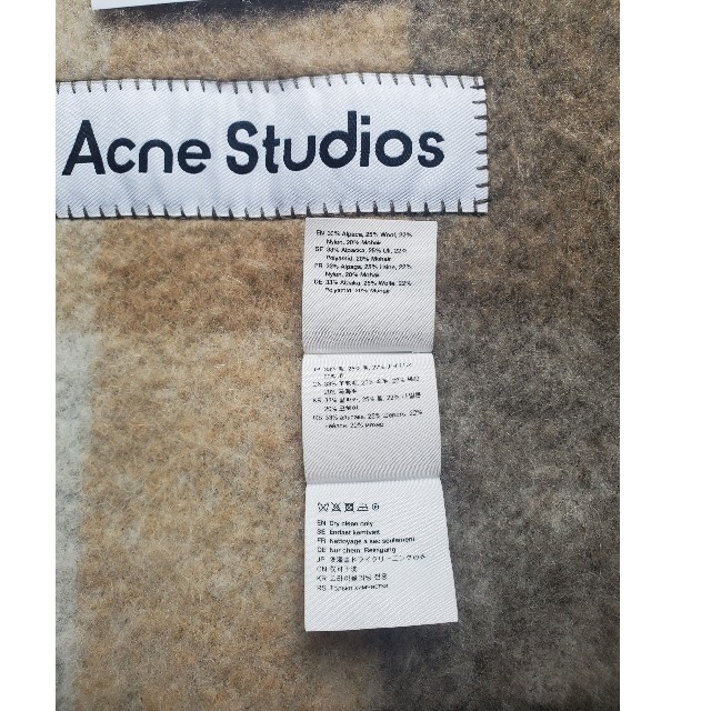 Acne Studios　マフラー レディースのファッション小物(マフラー/ショール)の商品写真