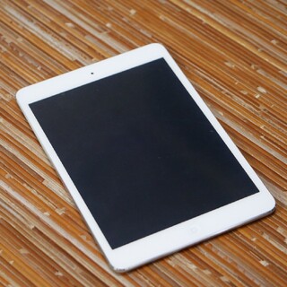 iPad mini2 32GB Wi-Fiモデル　シルバー(タブレット)