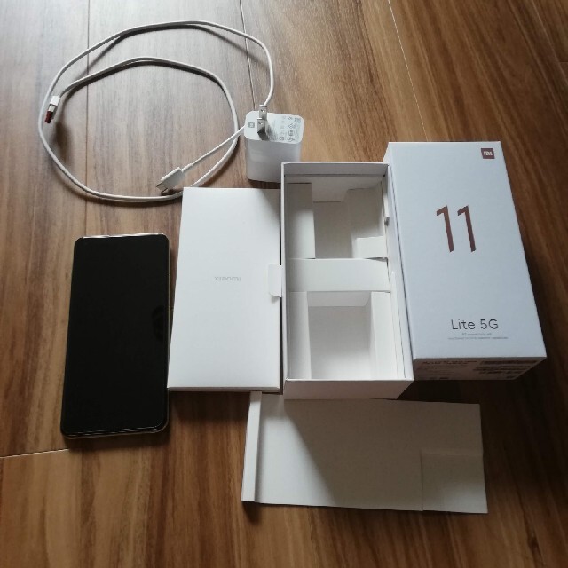 Xiaomi Mi 11 lite 5G　シトラスイエロー 2