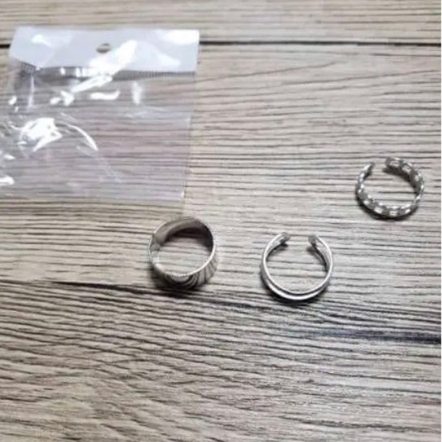 【今季人気】送料無料　シルバーリング 指輪 ３点セット メンズ レディース 韓国 メンズのアクセサリー(リング(指輪))の商品写真