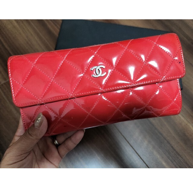 CHANEL(シャネル)のCHANEL シャネル エナメル 財布  ブーグレー様専用 レディースのファッション小物(財布)の商品写真