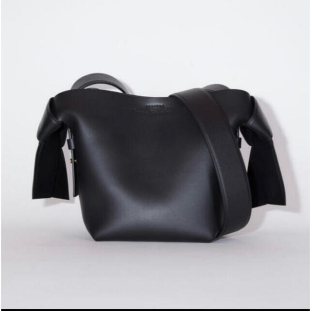 は自分にプチご褒美を Acne アクネ ムスビ mini bag musubi studios