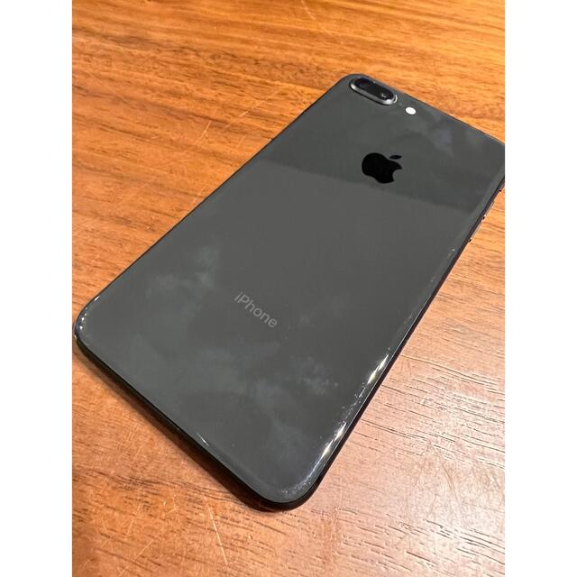 iPhone(アイフォーン)のiPhone 8 Plus Space Gray 256 GB docomo スマホ/家電/カメラのスマートフォン/携帯電話(スマートフォン本体)の商品写真