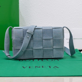 ボッテガ(Bottega Veneta) ショルダーバッグ(レディース)(デニム)の ...