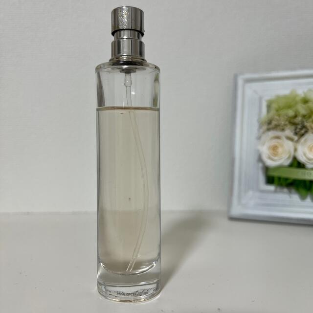 SWAROVSKI(スワロフスキー)のオーラ バイ スワロフスキー オードトワレ 30ml コスメ/美容の香水(香水(女性用))の商品写真