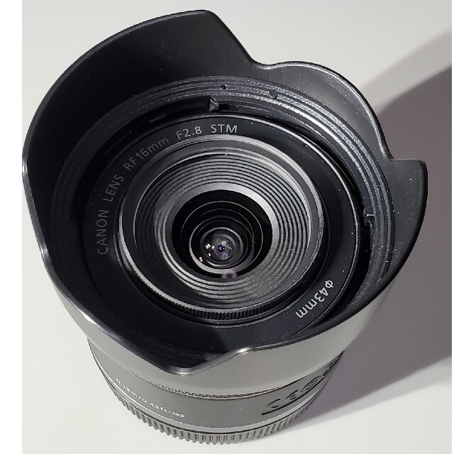 CanonRFレンズ  16mm  F2.8 STM 中古美品 スマホ/家電/カメラのカメラ(レンズ(単焦点))の商品写真