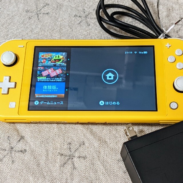 Nintendo Switch lite 黄色