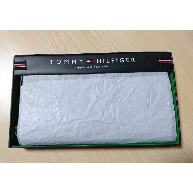 TOMMY HILFIGER(トミーヒルフィガー)のトミーフィルガー ラウンド長財布 未使用品(訳あり) ブラック メンズのファッション小物(長財布)の商品写真