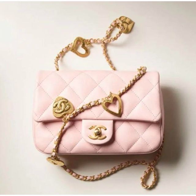 期間限定送料無料】 CHANEL CHANEL シャネル ミニフラップバッグ ハート 新作 ショルダーバッグ CHANEL トリオンフキャンパス ショルダーバッグ ブラック 新品