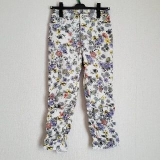 アクシーズファム(axes femme)のaxes femme　花柄クロップドパンツ(クロップドパンツ)