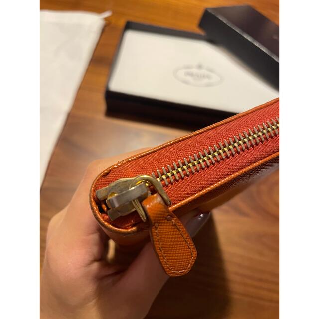 PRADA(プラダ)のプラダ　長財布　オレンジ レディースのファッション小物(財布)の商品写真