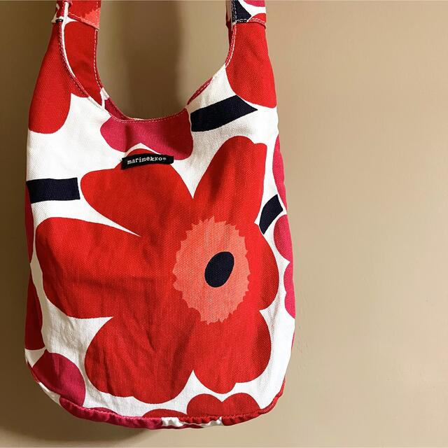 marimekko(マリメッコ)のマリメッコ ウニッコショルダーバッグ レディースのバッグ(ショルダーバッグ)の商品写真