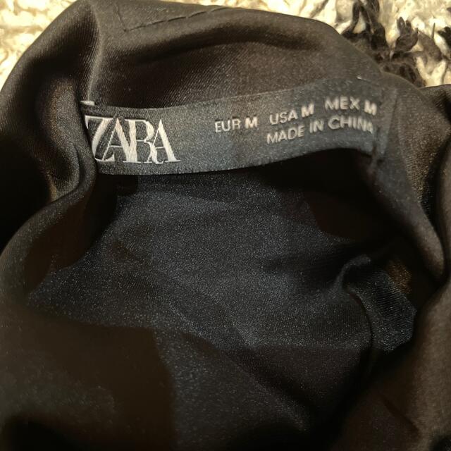 ZARA(ザラ)のスモールサテン地バッグ レディースのバッグ(ハンドバッグ)の商品写真