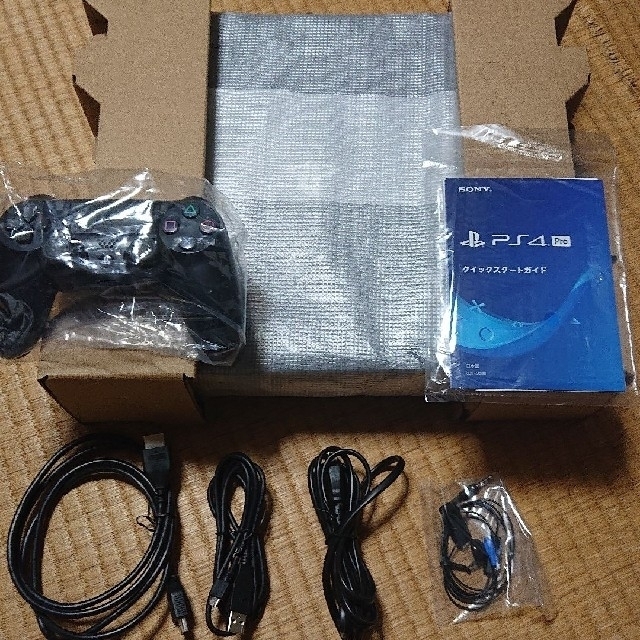 PS4 Pro CUH-7200BB01 ジェット・ブラック 内容品完備 高価値 エンタメ