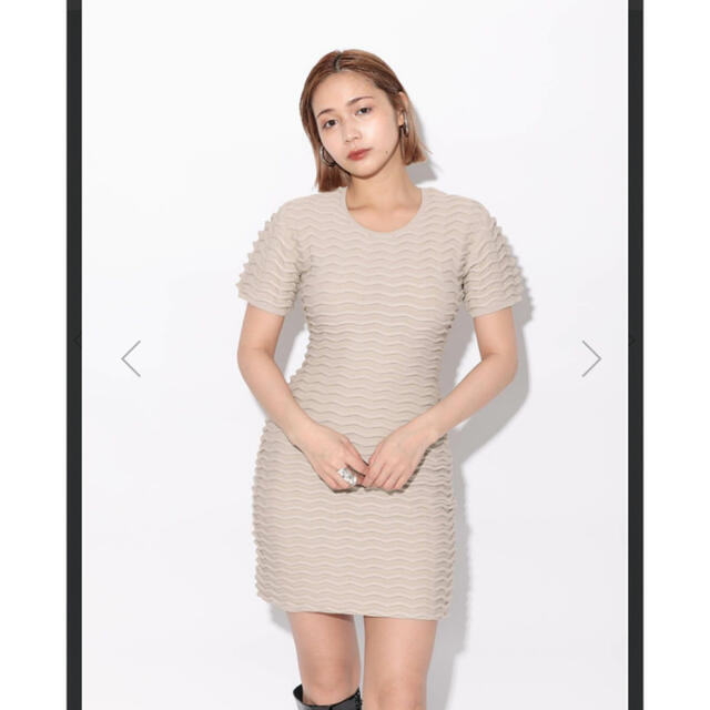 Bubbles(バブルス)のMELT THE LADY wave mini dress ベージュ　タグ付き レディースのワンピース(ミニワンピース)の商品写真