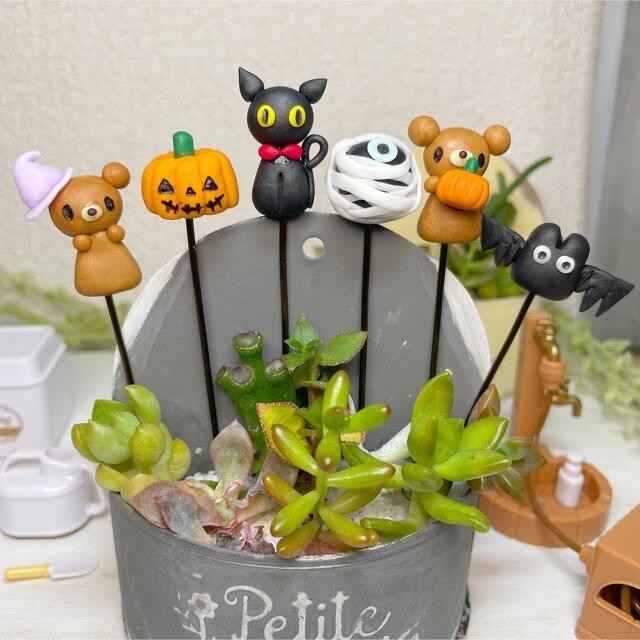 ハンドメイド　クマちゃんのハロウィンピック　多肉植物