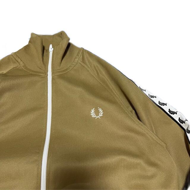 FRED PERRY(フレッドペリー)のFred perry トラックジャケット　ベージュ メンズのトップス(ジャージ)の商品写真