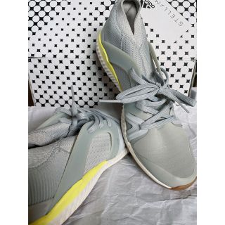 アディダスバイステラマッカートニー 靴/シューズの通販 500点以上 人気が高まる 新品未使用 adidas バイステラマッカートニー トレイノ 黒 23.5 スニーカー