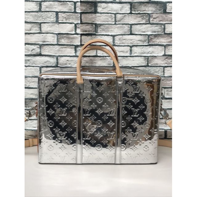 LOUIS VUITTON(ルイヴィトン)のルイヴィトン☆21AW ネオ・PDV モノグラムミラー ショルダー2WAYバッグ メンズのバッグ(ボストンバッグ)の商品写真