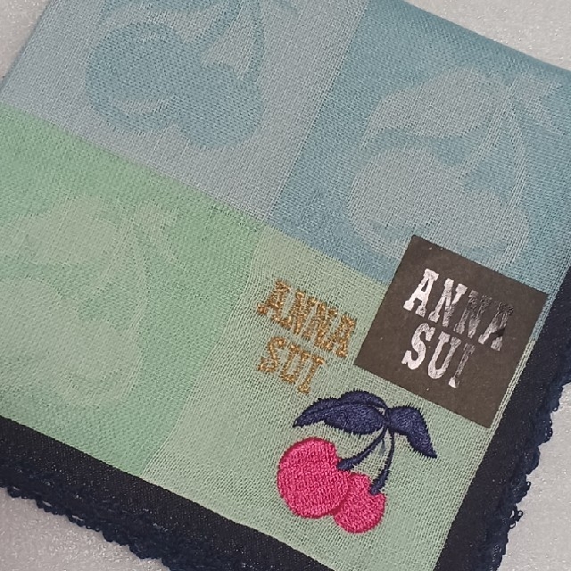 ANNA SUI(アナスイ)の値下げ📌【訳あり】アナスイ☆ガーゼハンカチ🍒 レディースのファッション小物(ハンカチ)の商品写真