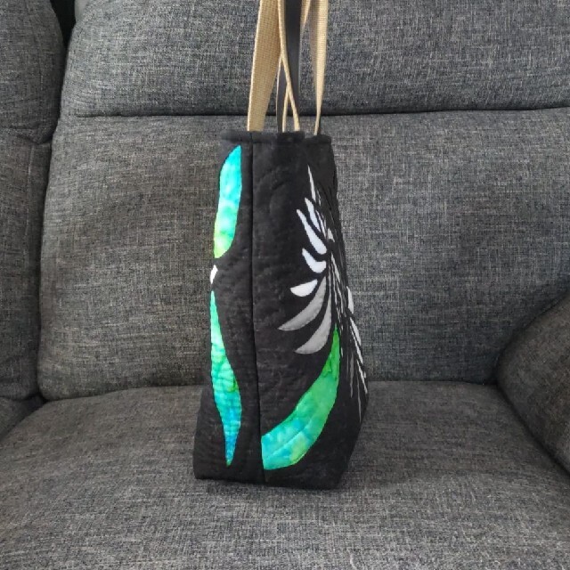 購入者が決まりました!ハンドメイド ハワイアンキルトバッグ (月下美人) 2