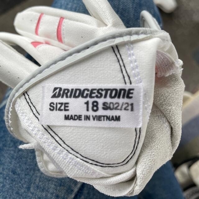 BRIDGESTONE(ブリヂストン)のゴルフ グローブ 右手用 スポーツ/アウトドアのゴルフ(ウエア)の商品写真