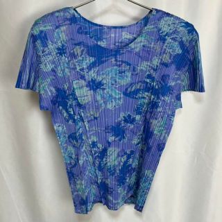 プリーツプリーズイッセイミヤケ Tシャツ(レディース/半袖)の通販 78点 極上イタリア製 【極美品】09ss PLEATS プリーツトップス 総柄 PLEASE Tシャツ/カットソー(半袖/袖なし)