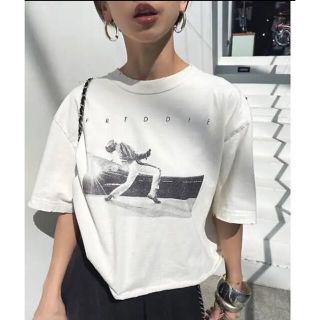 アメリヴィンテージ(Ameri VINTAGE)のAmeri vintage FREDDIE MERCURY TEE オフホワイト(Tシャツ(半袖/袖なし))