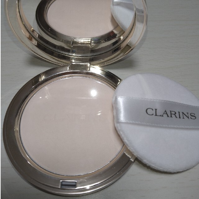 CLARINS(クラランス)のCLARINS　アイシャドウ　フェイスパウダー コスメ/美容のベースメイク/化粧品(アイシャドウ)の商品写真