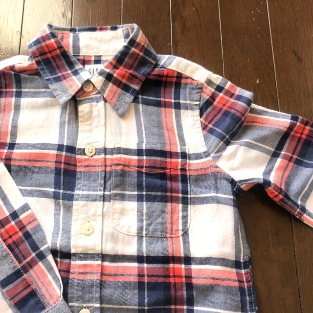 GAP Kids(ギャップキッズ)のGAP kIDS シャツ☆110cm キッズ/ベビー/マタニティのキッズ服男の子用(90cm~)(Tシャツ/カットソー)の商品写真