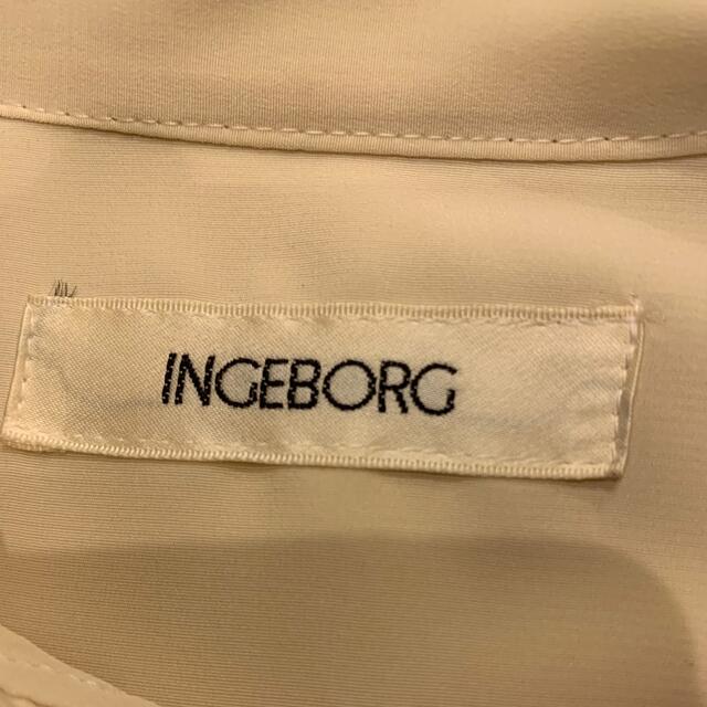 INGEBORG - INGEBORG ベージュシャツ ブラウスの通販 by チョコ's shop ...