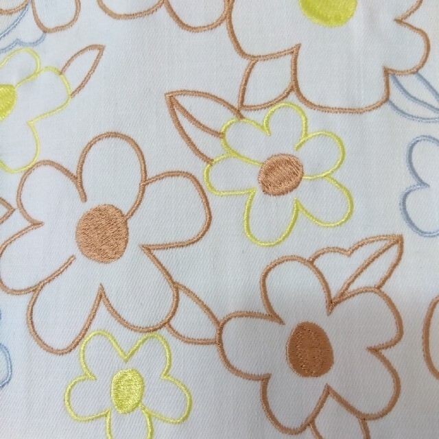 Chesty(チェスティ)のchesty 花柄刺繍　デニムワンピース レディースのワンピース(ひざ丈ワンピース)の商品写真