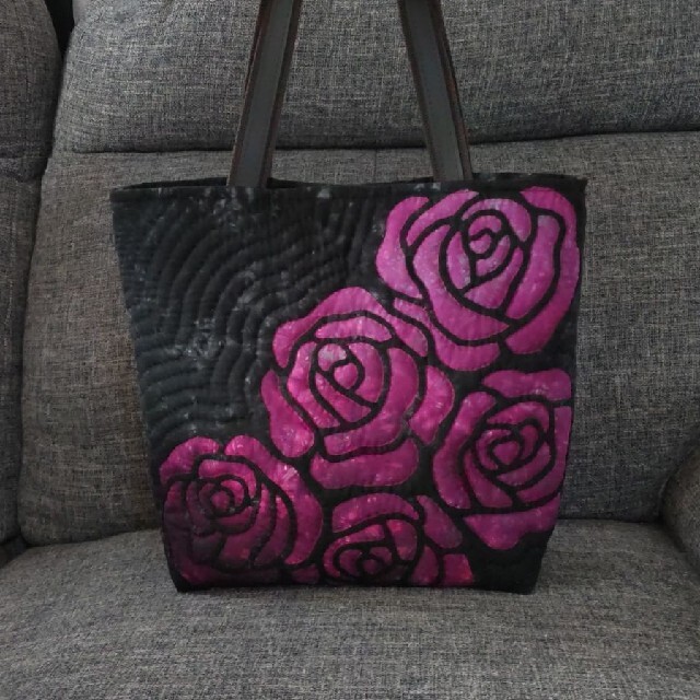購入者が決まりました!ハンドメイド ハワイアンキルト バッグ (薔薇