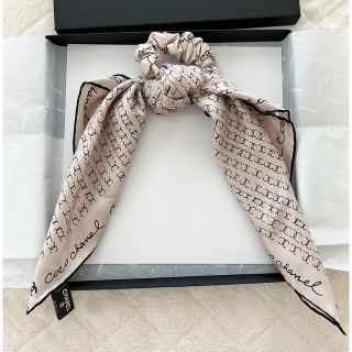 シャネル ヘアゴム(ベージュ系)の通販 15点 | CHANELを買うならラクマ