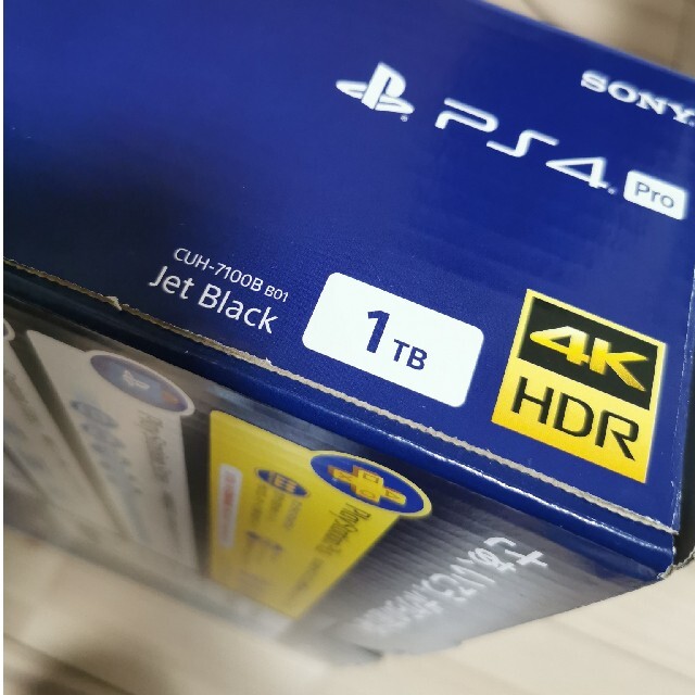 PlayStation4(プレイステーション4)のPlayStation4 Pro 本体 CUH-7100BB01 エンタメ/ホビーのゲームソフト/ゲーム機本体(家庭用ゲーム機本体)の商品写真