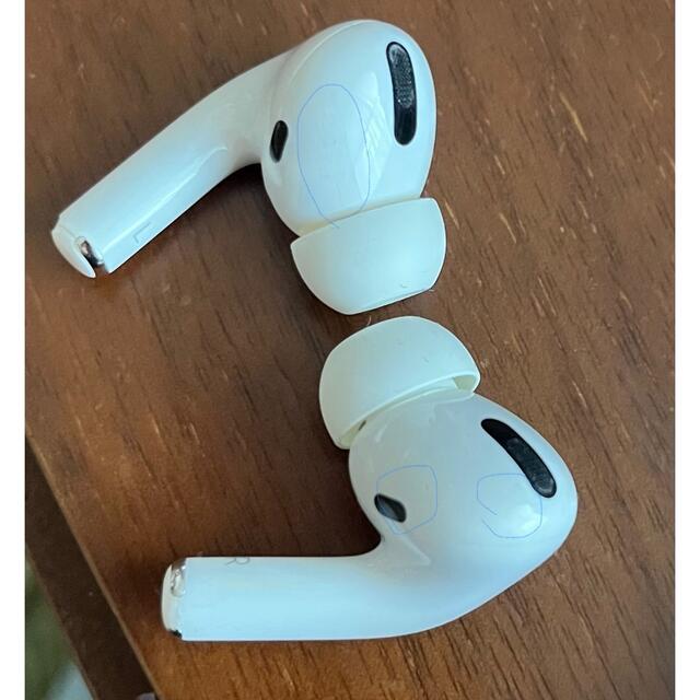 iPhone(アイフォーン)のairpods pro 中古　イヤホンと箱のみ スマホ/家電/カメラのオーディオ機器(ヘッドフォン/イヤフォン)の商品写真